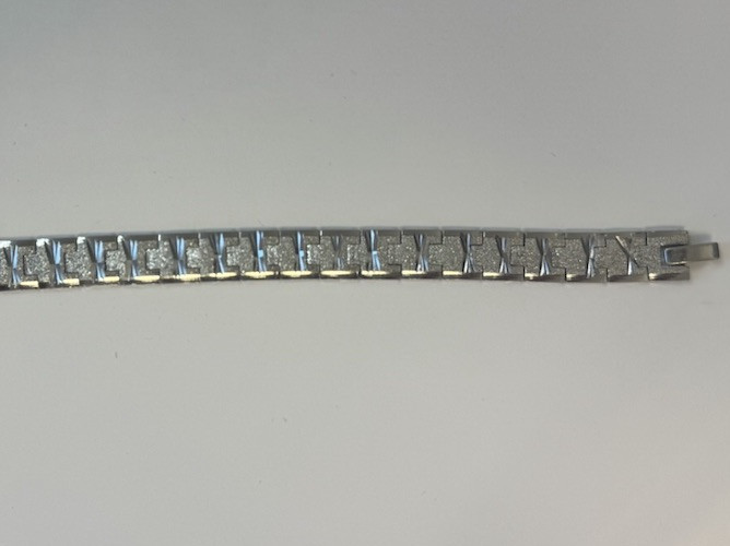 Das sichergestellte Armband.