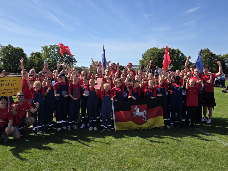 Die Jugendfeuerwehr Halchter nahm mit zwei Gruppen an den Deutschen Meisterschaften des CTIF-Wettbewerbs in Andernach teil.
