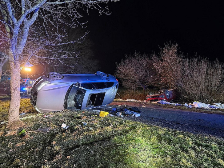 Die beiden überschlagenen PKW