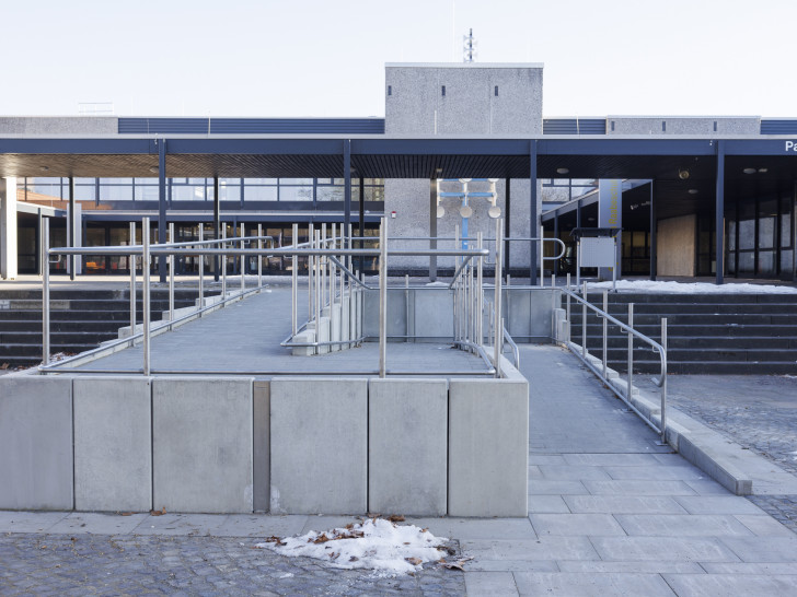 Der barrierefreie Zugang zum Schulzentrum.