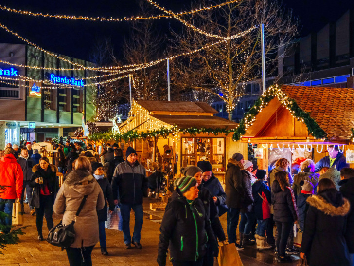 Auf dem Wolfsburger Weihnachtsmarkt soll es auch 2026 wieder Kreativhütten geben.