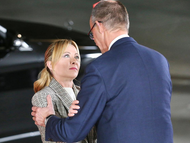 Giorgia Meloni und Friedrich Merz (Archiv)