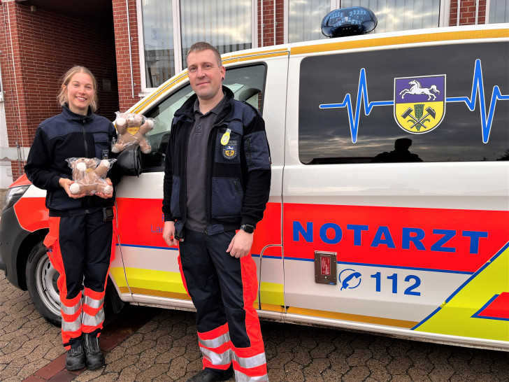 Der Helmstedter Rettungsdienst ist jetzt mit Trösterteddys ausgestattet.