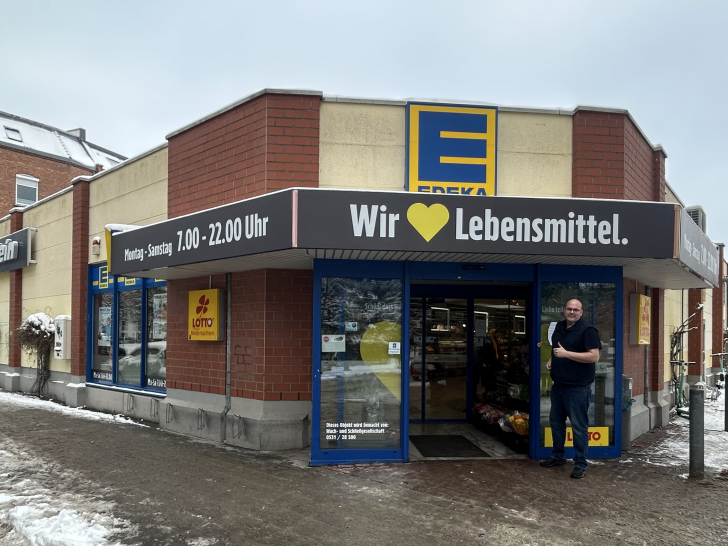 Frank Heberlein freut sich die Kundinnen und Kunden in seinem neuen Markt begrüßen zu dürfen.