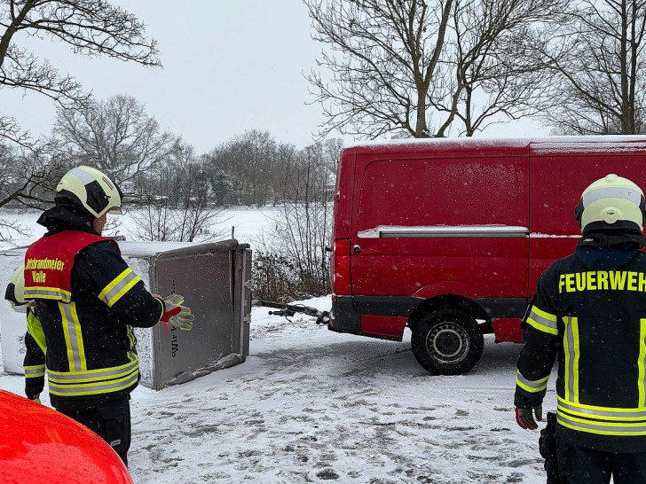 Umgestürzter Anhänger in Aurich