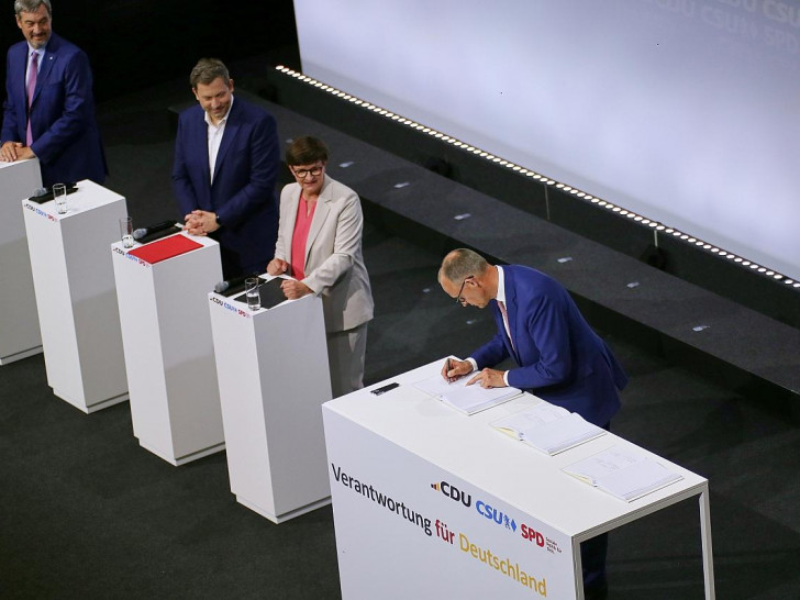 Unterzeichnung Koalitionsvertrag zwischen CDU, CSU und SPD (Archiv)