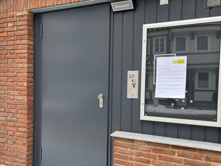 Die Toilettenanlage von außen.