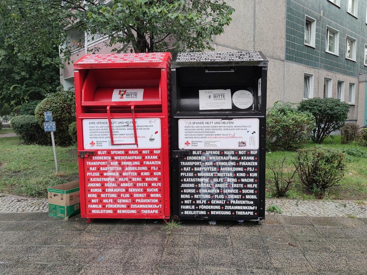 Sammelcontainer für Altkleider (Archiv)