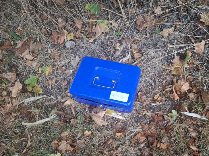 Wer kennt diese Geldkassette?