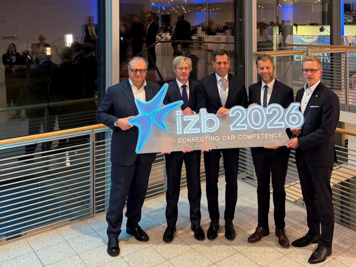 Die Schirmherren der IZB 2026 (v.l.n.r.): Karsten Schnake, Volkswagen AG; Dr. Tim Schumacher, Wolfsburg AG; Ministerpräsident Olaf Lies; Oberbürgermeister Dennis Weilmann; Kai Grünitz, Volkswagen AG.