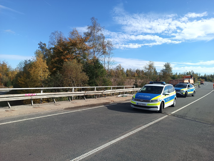 Die Straße war voll gesperrt.