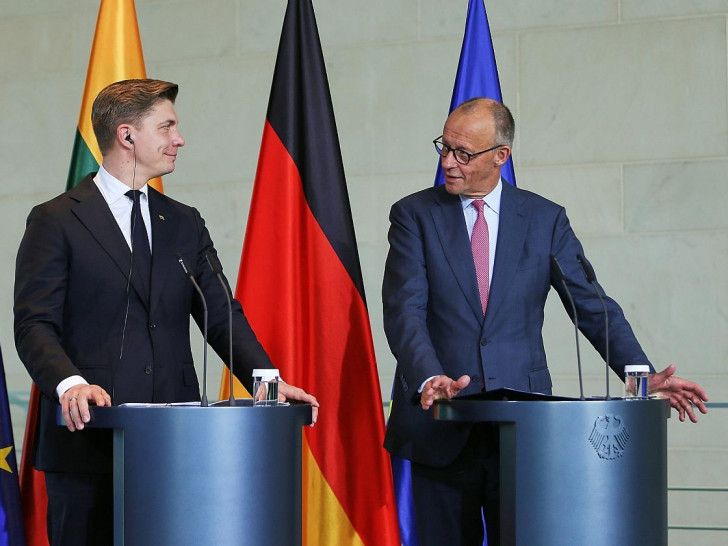 Mindaugas Sinkevicius und Friedrich Merz am 05.10.2026