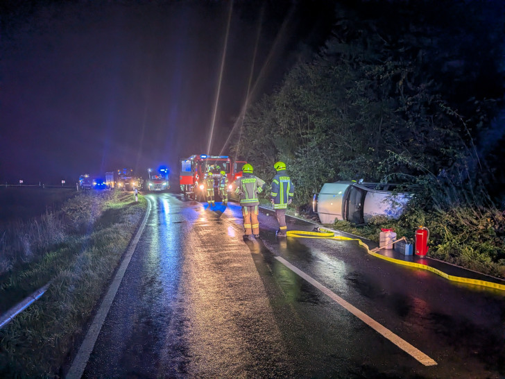 Das Auto war von der Fahrbahn abgekommen.