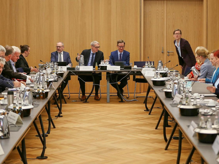 Konstituierende Sitzung der Pflegestrukturkommission am 27.10.2026