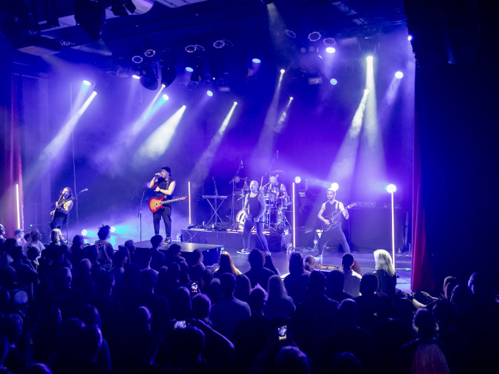 Im westand zeigte die italienische Tribute-Band, wie nah bei dieser Musik emotionale Momente und harte Gitarrenriffs beieinanderliegen.