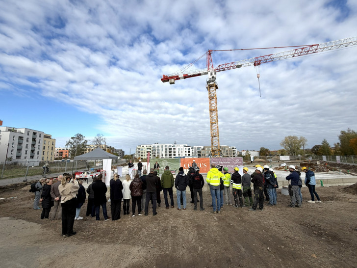 Hier wird der Grundstein gelegt für eine neue Seniorenresidenz in Braunschweig.
