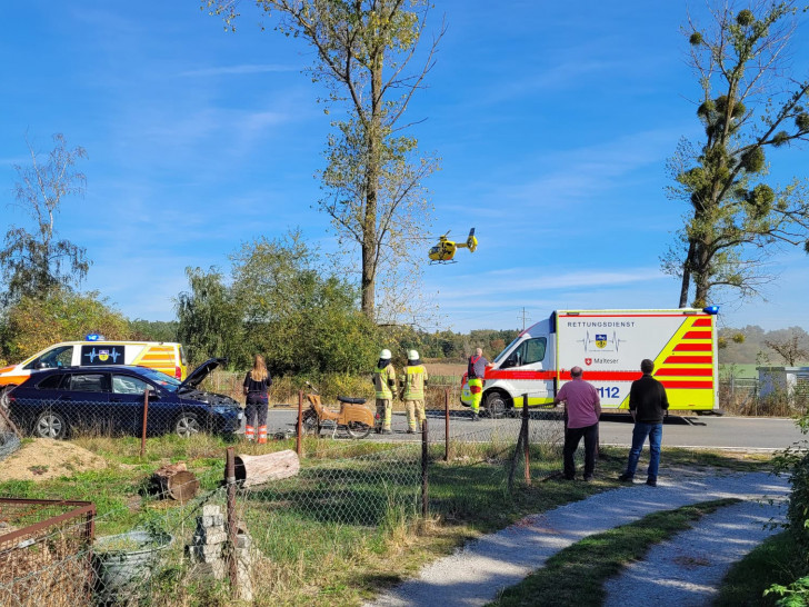 Ein Rettungshubschrauber musste den Schwerverletzten ins Krankenhaus fliegen.