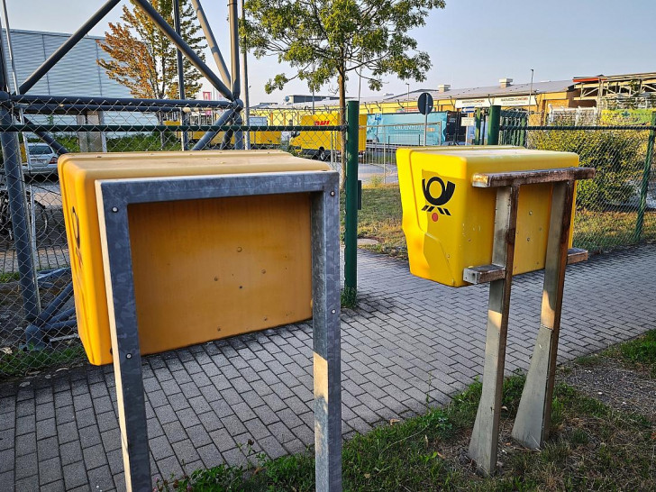 Briefkästen vor Briefzentrum (Archiv)