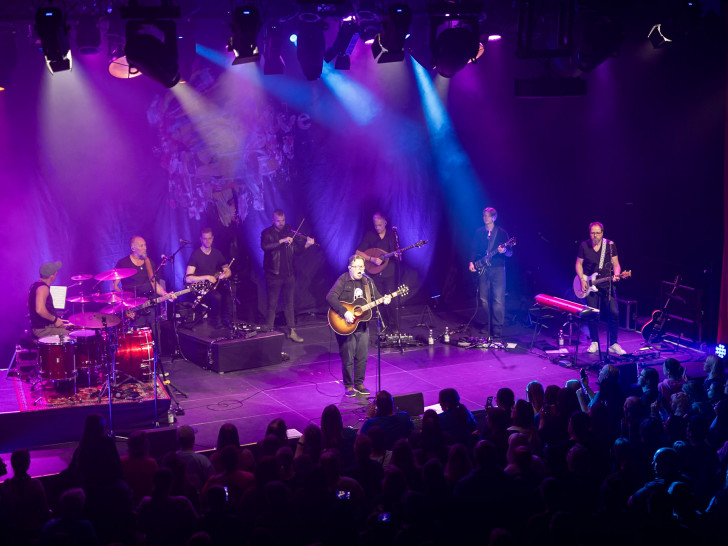 Angelo Kelly begeisterte im Braunschweiger westand mit alten Kelly-Family-Hits, neuen Songs und persönlichen Geschichten.
