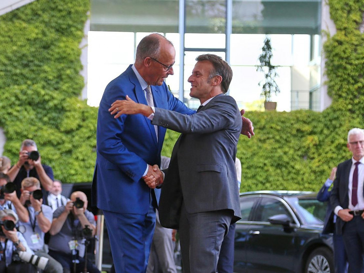 Friedrich Merz und Emmanuel Macron (Archiv)