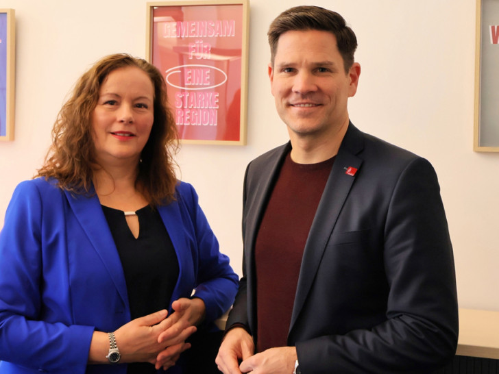 ie neue Geschäftsleitung der Allianz für die Region GmbH: Prokuristin Rebecca Haller und Geschäftsführer Thomas Ahlswede-Brech.