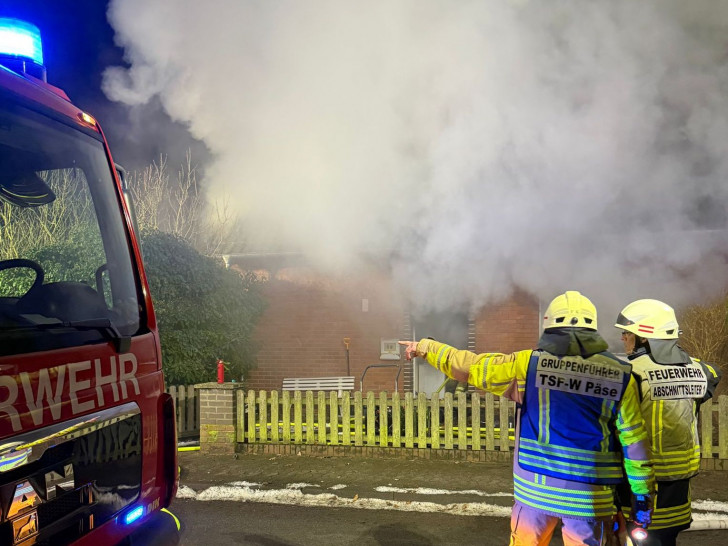 Dichter Rauch hatte sich gebildet.