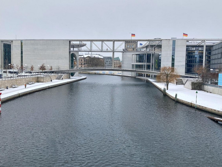 Blick auf die Spree zwischen dem Marie-Elisabeth-Lüders-Haus und dem Paul-Löbe-Haus (Archiv)