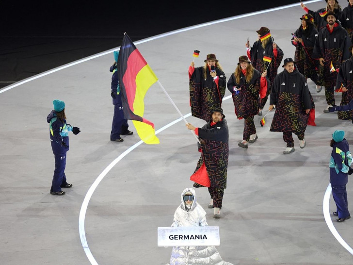 Deutsches Team bei der Eröffnungsfeier der Winter-Olympiade 2026