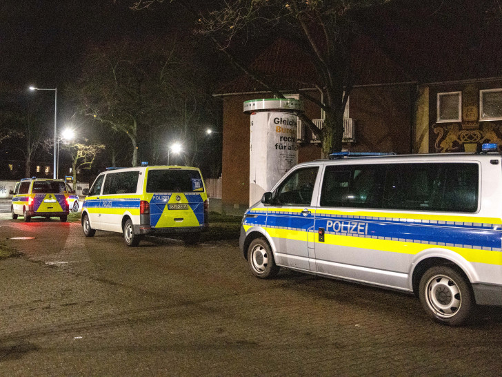 Mehrere Polizeiwagen waren vor Ort.