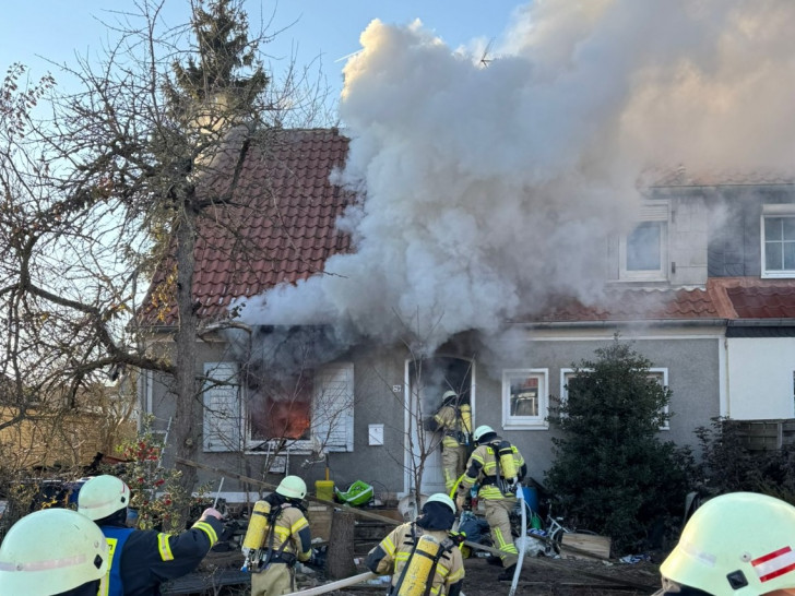 In einem Reihenhaus in Schöningen ist am gestrigen Nachmittag ein Feuer ausgebrochen.