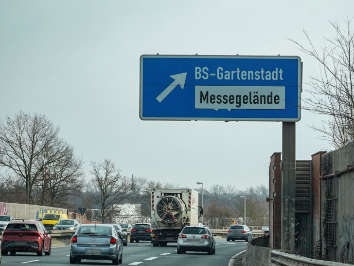 Ausfahrt Messegelände: Ende Mai findet dort wieder die "Harz und Heide" statt.