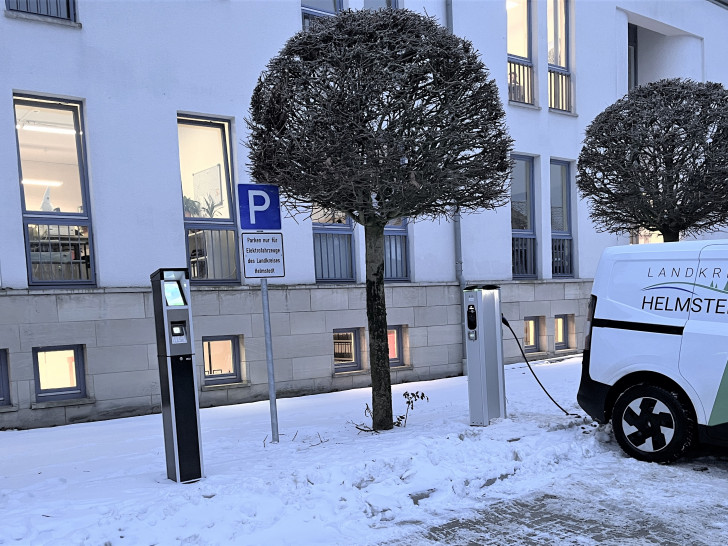 Die Ladesäulen vor dem Kreishaus 1 sind jetzt in Betrieb.