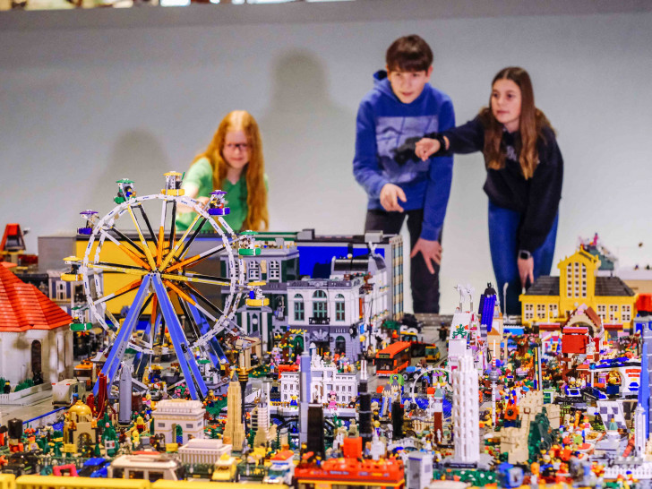 Besucher sind bei der Ausstellung auch zum Mitmachen eingeladen.