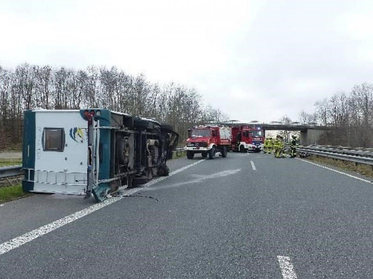 Wohnmobil überschlägt sich (Archiv)