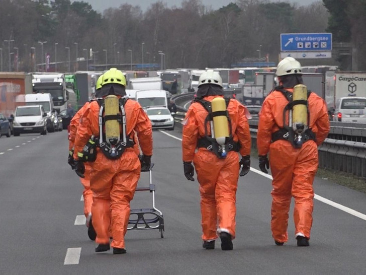 Die Feuerwehr an der Einsatzstelle (Archiv)