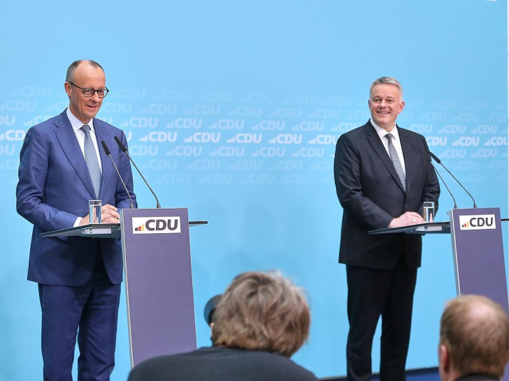 Friedrich Merz und Gordon Schnieder am 23.03.2026