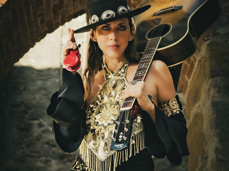 Patricia Vonne macht den Auftakt im April.