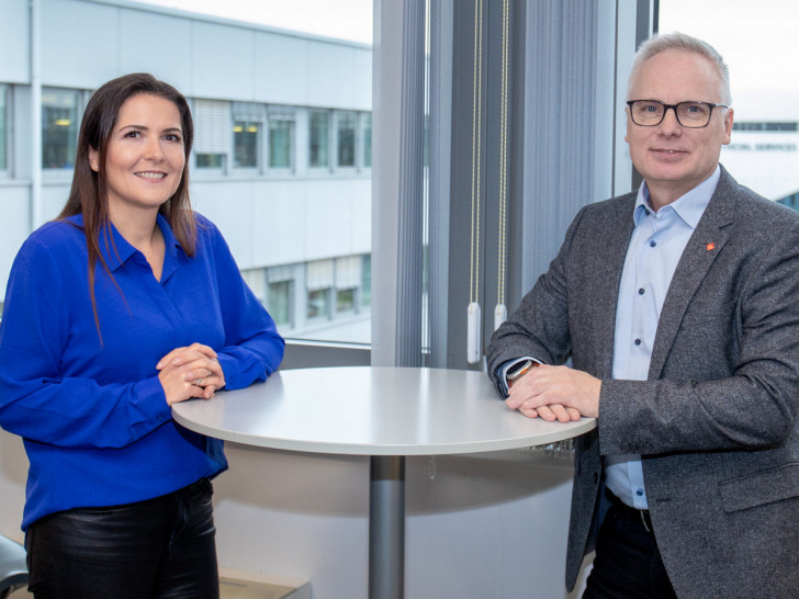 Die bisherige Führungsspitze des Betriebsrates von Volkswagen Financial Services: Sarah Ameling-Zaffiro (stellv. BR-Vorsitzende) und Andreas Krauß (BR-Vorsitzender). 
