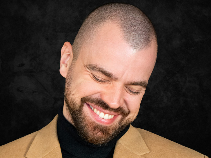 "Bühne statt Sühne" heißt es beim aktuellen Programm von Nikita Miller.