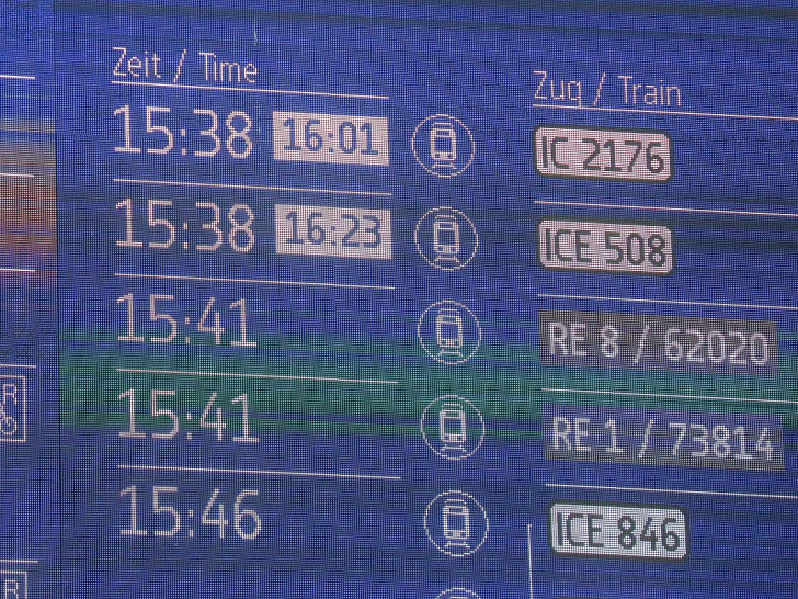 Anzeigetafel bei der Deutschen Bahn (Archiv)
