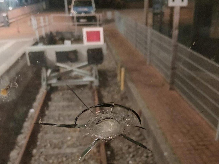 Frontscheibe des Zuges (Archiv)