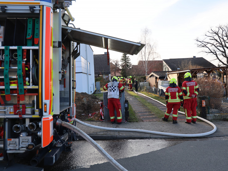 Am Nachmittag rückte die Feuerwehr in den Amtsvogtweg in Lichtenberg aus.