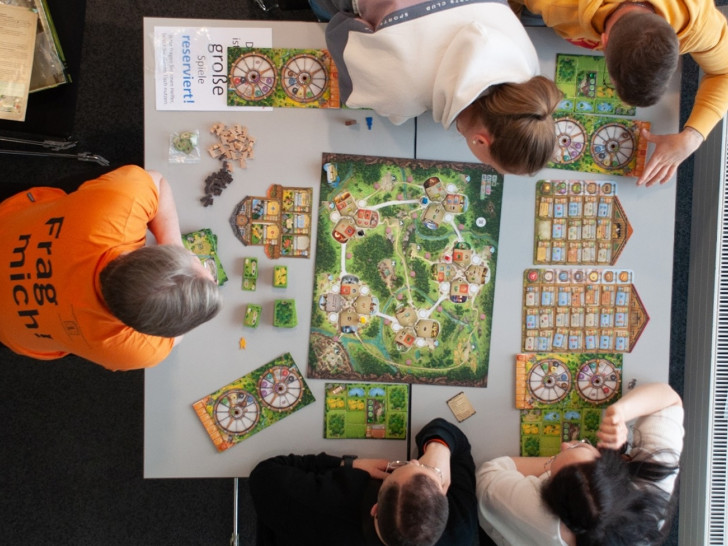 Von Klassiker bis ganz neu: Am 28. und 29. März können Brettspielbegeisterte mit Gleichgesinnten gemeinsam spielen und neue Brettspiele im Eintracht-Stadion entdecken. 