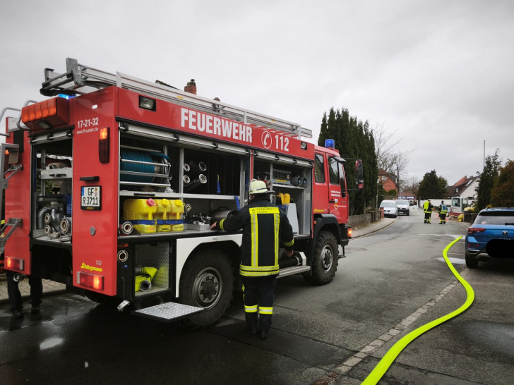 Die Feuerwehr hatte in der Lerchenstraße in Rühen reichlich zu tun.