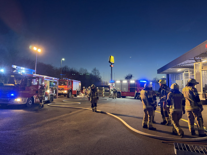 Am Freitag musste die Feuerwehr zu einem Brand an einem Supermarkt ausrücken.