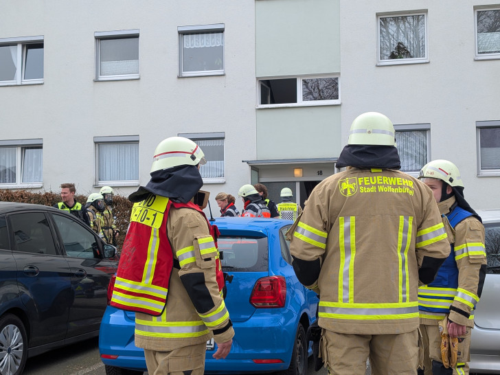Feuerwehr, Polizei und Rettungsdienst rückten am heutigen Dienstag zu einem Einsatz in die Melanchthonstraße aus