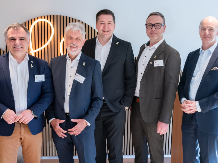 Freuen sich über die Eröffnung: Schirmherr und Bundestagsabgeordneter Dr. Christos Pantazis; 1. Vorsitzender des Vereins Weggefährten, Dr. Thomas Lampe; Oberbürgermeister Dr. Thorsten Kornblum; Geschäftsführer des skbs, Jan-Olaf Klok; Erster Stadtrat Christian A. Geiger.