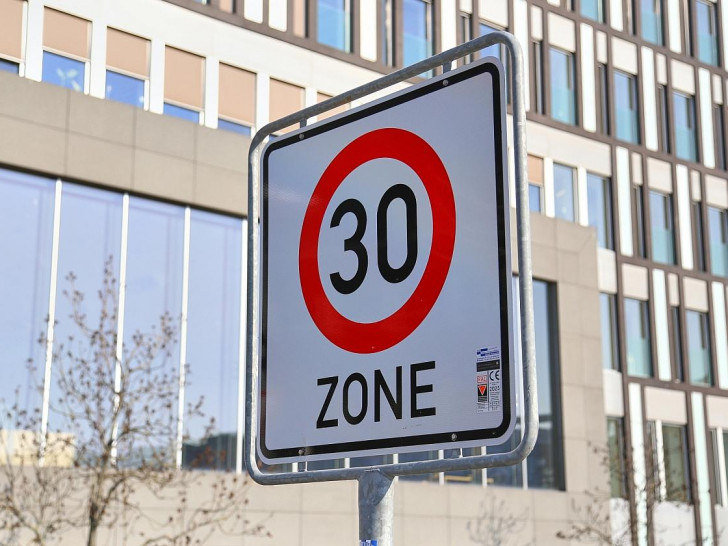 Tempo-30-Schild (Archiv)