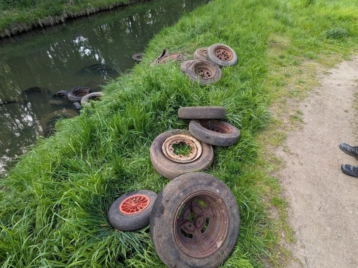 Teil der entsorgten Altreifen (Archiv)