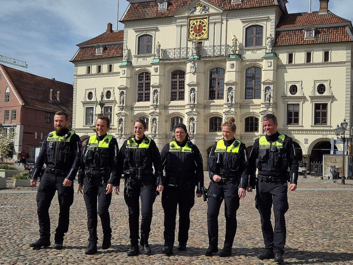 Polizeioberkommissar Vadim Kutz, Polizeihauptkommissarin Carna Illgner, Polizeioberkommissarin Lara Hummelsheim, Polizeioberkommissarin Kerstin Sievers, Polizeioberkommissarin Tanja Roth und Polizeihauptkommissar Christian Runne (Archiv)